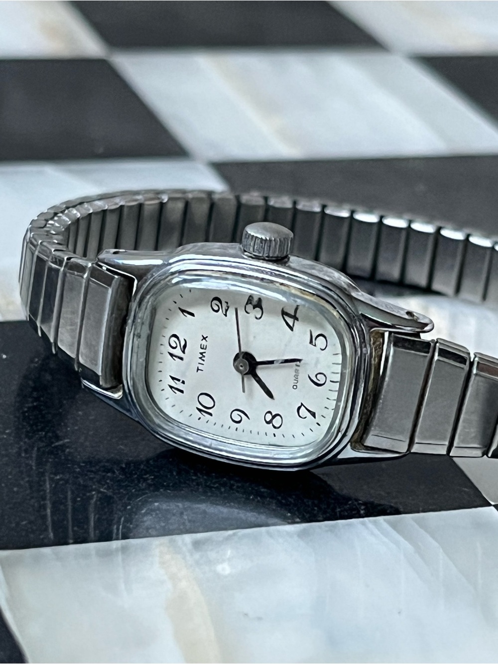 Vintage Women’s Timex Watch Stretch Band Silver Tone White Dial New Battery